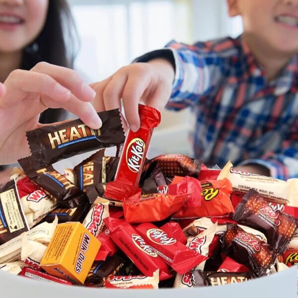 Chocolate Candy Variety Pack, 5lb Pack of Bulk Chocolate Candy Individually Wrapped, Great Chocolate Mix for Holiday Celebrations, Perfect Assorted Chocolate Candy Variety Pack for Parties and Gifts - Image 4